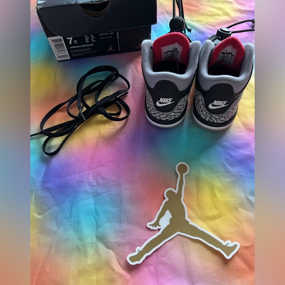Brand New Baby Jordan 3 Retro BT size 7C Rare Find Black Fire Red Cement Grey - Picture 3 of 8